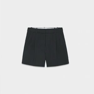 Aritzia Effortless Black Short mid thigh crepette